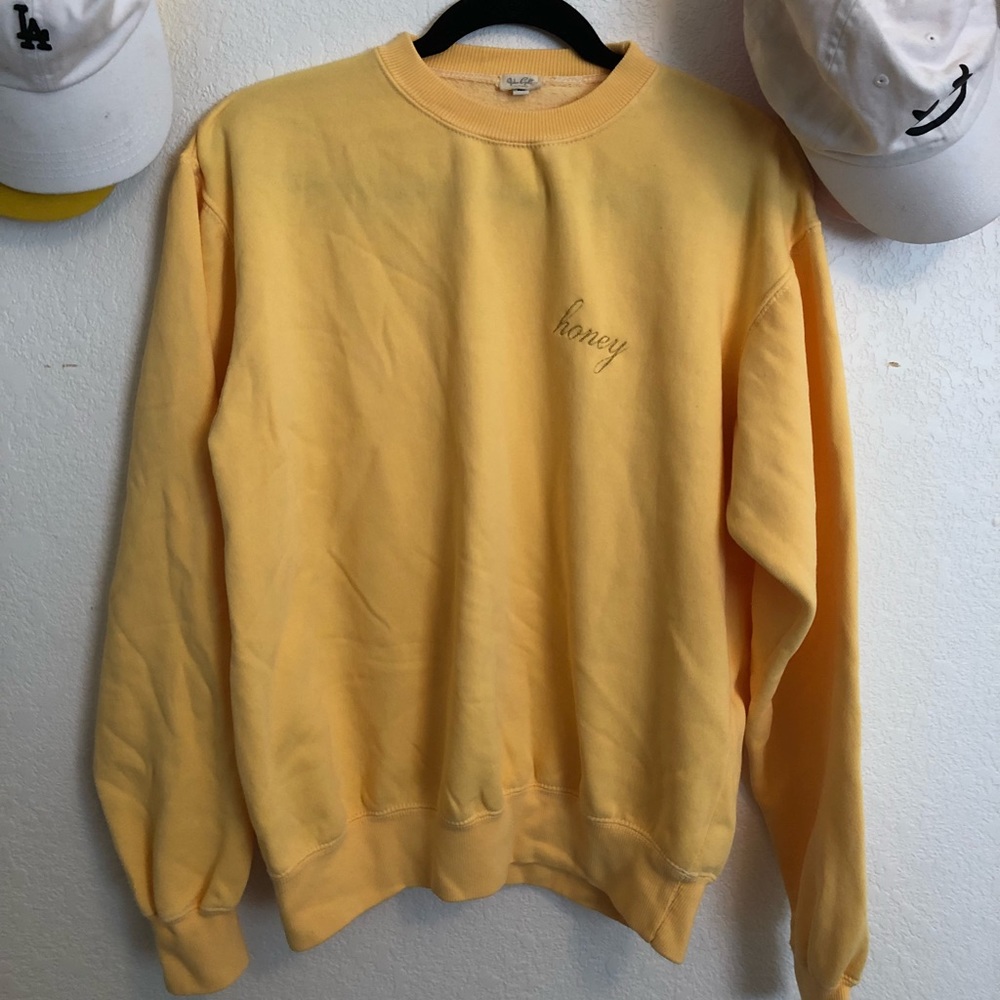 Brandy Melville brand new “honey” sweatshirt